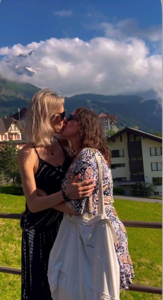 Дочь Мозговой сделала каминг-аут и показала свою избранницу: "Сердце наполнено любовью"
Дочь Мозговой сделала каминг-аут и показала свою избранницу: "Сердце наполнено любовью"