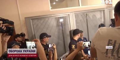 18-летняя дочь Фреймут отреагировала на убийство Ирины Фарион и показалась возле могилы языковеда
18-летняя дочь Фреймут отреагировала на убийство Ирины Фарион и показалась возле могилы языковеда