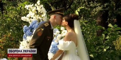 Анна Тринчер потролила хейтеров и показала фото со своей "женитьбы" на девушке: "Свадьба с любимой"
Анна Тринчер потролила хейтеров и показала фото со своей "женитьбы" на девушке: "Свадьба с любимой"