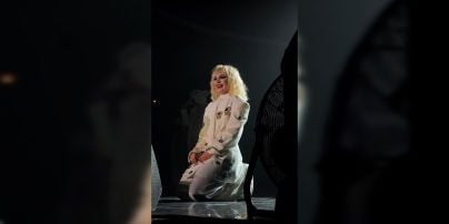 Даша Квиткова неожиданно стала рэпершей и спела в дуэте с Klavdia Petrivna
Даша Квиткова неожиданно стала рэпершей и спела в дуэте с Klavdia Petrivna