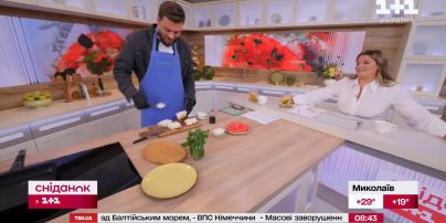 Куриные маффины с сыром и зеленью: рецепт быстрого перекуса
Куриные маффины с сыром и зеленью: рецепт быстрого перекуса