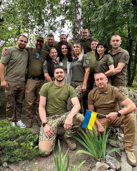 День защитников Украины: Зибров посвятил бойцам песню, а Денисенко обратилась к мужу-воину
День защитников Украины: Зибров посвятил бойцам песню, а Денисенко обратилась к мужу-воину