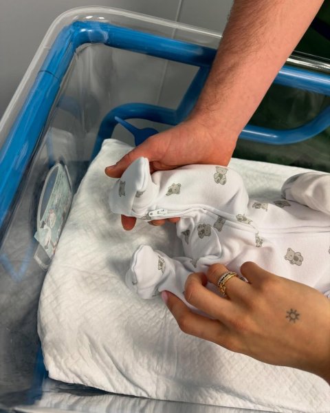 24-летняя жена Остапчука родила первенца и показала первое фото новорожденного
24-летняя жена Остапчука родила первенца и показала первое фото новорожденного