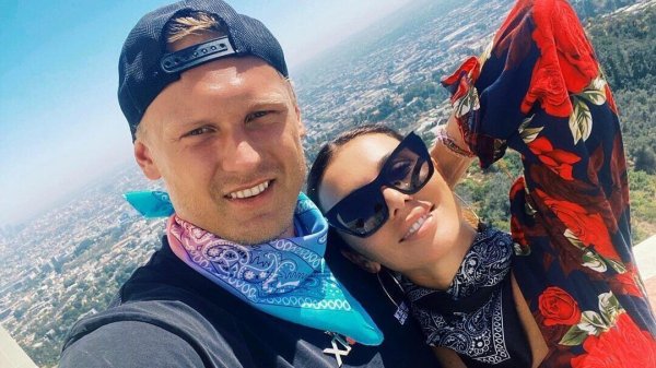 Экс-муж скандальной Седоковой совершил самоубийство в Москве через неделю после их развода
Экс-муж скандальной Седоковой совершил самоубийство в Москве через неделю после их развода