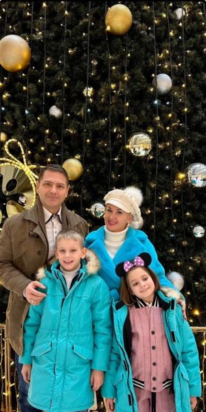 Екатерина Бужинская восхитила атмосферными фото с мужем-иностранцем и подросшими двойняшками
Екатерина Бужинская восхитила атмосферными фото с мужем-иностранцем и подросшими двойняшками