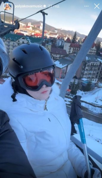 Оля Полякова показала сразу двух подросших дочерей и как развлекается с ними на отдыхе
Оля Полякова показала сразу двух подросших дочерей и как развлекается с ними на отдыхе