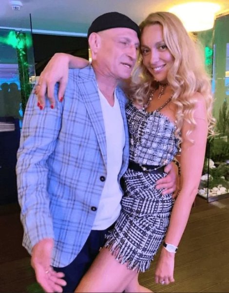 Оля Полякова раскрыла самый странный подарок от мужа: "Было очень кринжово"
Оля Полякова раскрыла самый странный подарок от мужа: "Было очень кринжово"