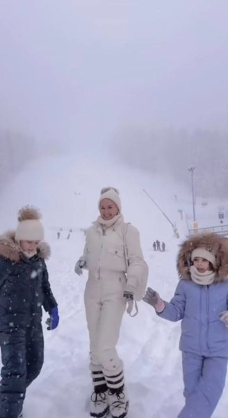 Бужинская показала отдых с 7-летними детьми-близнецами и удивила, как они изменились
Бужинская показала отдых с 7-летними детьми-близнецами и удивила, как они изменились