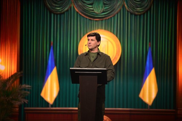 Юрий Великий рассекретил, как жена помогает ему создавать новые пародии
Юрий Великий рассекретил, как жена помогает ему создавать новые пародии