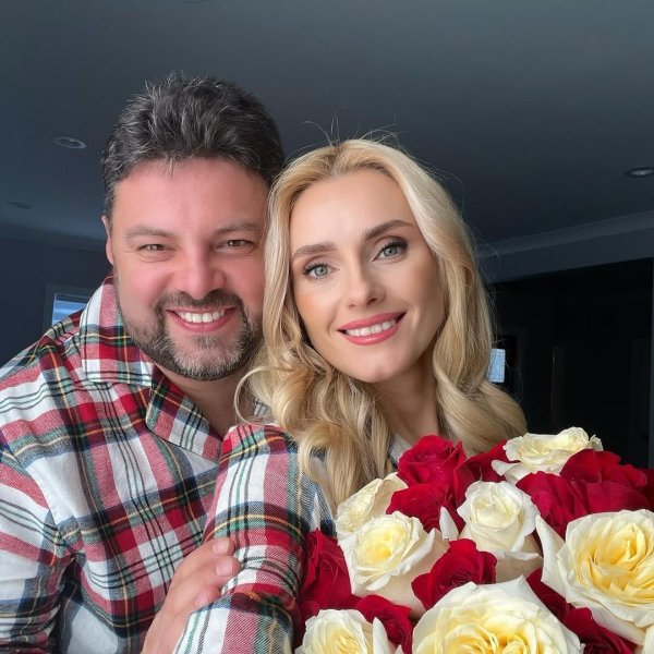 Ирина Федишин похвасталась необычным подарком от фанатов, который с мужем получила в США
Ирина Федишин похвасталась необычным подарком от фанатов, который с мужем получила в США