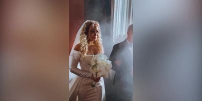 Звезда "Холостяка" родила первенца в экзотической стране и показала первое фото малыша
Звезда "Холостяка" родила первенца в экзотической стране и показала первое фото малыша