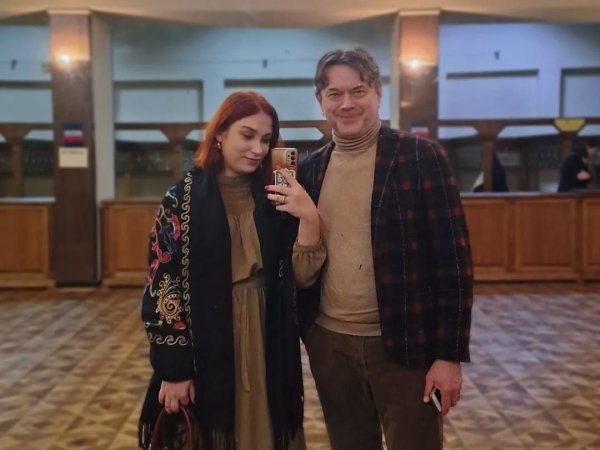Остап Ступка впервые признался, почему распался его четвертый брак и общается ли с экс-женами
Остап Ступка впервые признался, почему распался его четвертый брак и общается ли с экс-женами