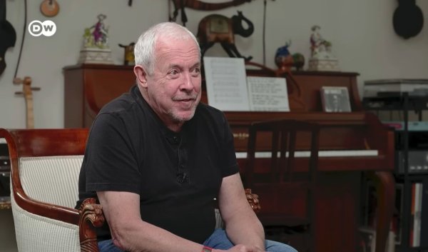 Андрей Макаревич озадачил заявлением о помощи ВСУ: "Не хочу, чтобы ракета убила моего сына"
Андрей Макаревич озадачил заявлением о помощи ВСУ: "Не хочу, чтобы ракета убила моего сына"
