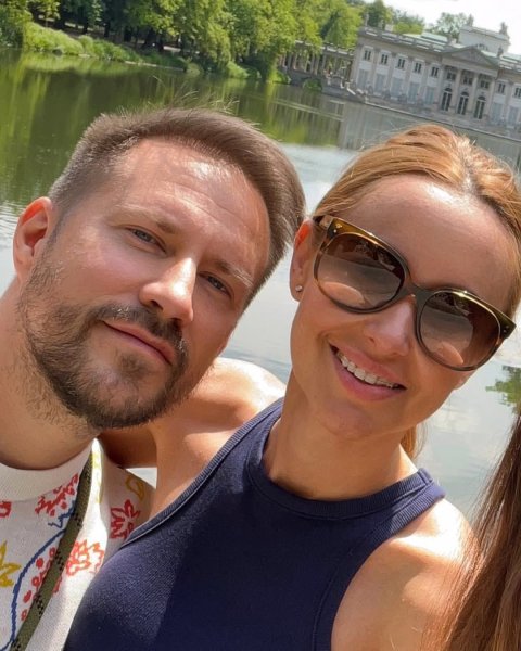 Звезда "Холостяка" родила первенца в экзотической стране и показала первое фото малыша
Звезда "Холостяка" родила первенца в экзотической стране и показала первое фото малыша