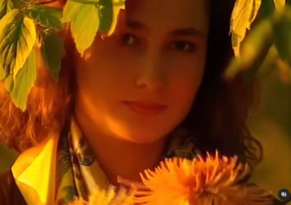 Неузнаваемая Елена Мозговая на архивном кадре показала себя 18-летнюю: "Начало бурных 90-х"
Неузнаваемая Елена Мозговая на архивном кадре показала себя 18-летнюю: "Начало бурных 90-х"