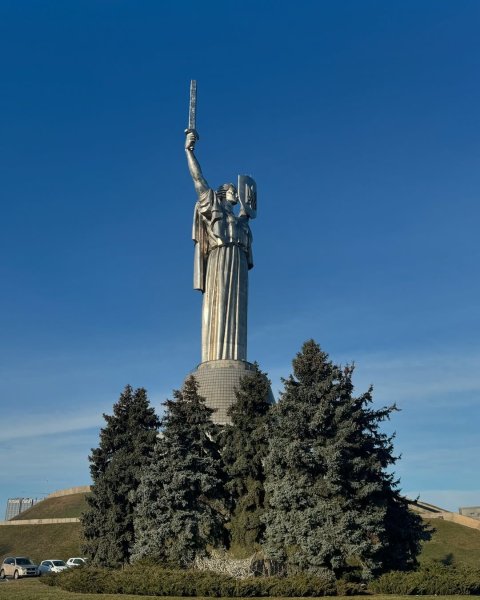 Скичко воссоединился с женой в Украине и показал, каким сюрпризом встретил ее
Скичко воссоединился с женой в Украине и показал, каким сюрпризом встретил ее