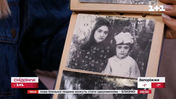 Ольга Сумская показала ранее невиданные фото с сестрой и рассекретила будущий семейный проект
Ольга Сумская показала ранее невиданные фото с сестрой и рассекретила будущий семейный проект