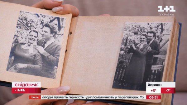 Ольга Сумская показала ранее невиданные фото с сестрой и рассекретила будущий семейный проект
Ольга Сумская показала ранее невиданные фото с сестрой и рассекретила будущий семейный проект