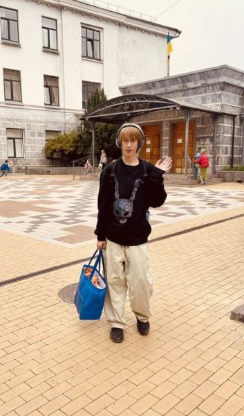 Режиссер Семен Горов высказался о 14-летнем сыне и планирует ли вывозить его за границу во время войны
Режиссер Семен Горов высказался о 14-летнем сыне и планирует ли вывозить его за границу во время войны
