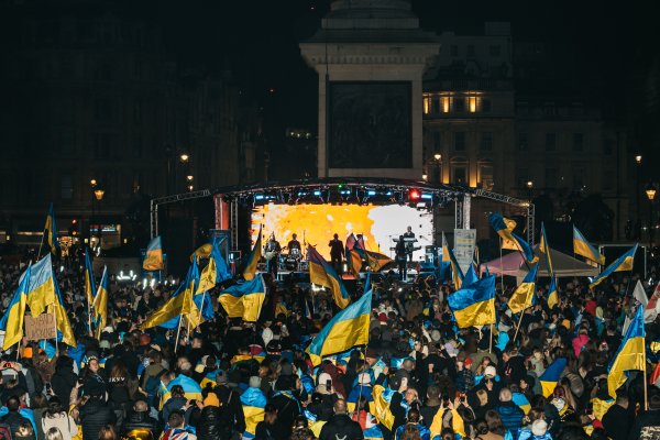 "Антитела" в годовщину войны провозгласили в Лондоне мощную речь: "Ничего об Украине без Украины"
"Антитела" в годовщину войны провозгласили в Лондоне мощную речь: "Ничего об Украине без Украины"