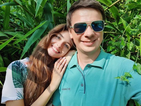 Дмитрий Комаров подтвердил развод с женой и впервые назвал причину
Дмитрий Комаров подтвердил развод с женой и впервые назвал причину