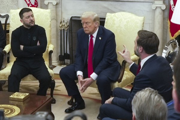 Галкин красноречивым фото высмеял Трампа, которого разозлил "костюмом" Зеленского
Галкин красноречивым фото высмеял Трампа, которого разозлил "костюмом" Зеленского