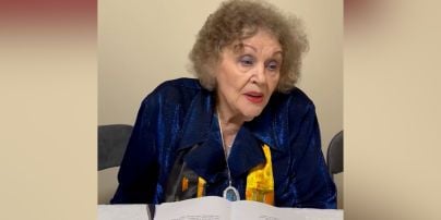 95-летняя Лина Костенко зачитала собственную поэзию и довела до мурашек
95-летняя Лина Костенко зачитала собственную поэзию и довела до мурашек