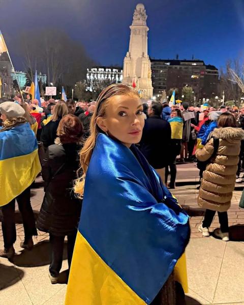 "Украинскую женщину видно за 10 километров". Полина Неня – о неблагодарных беженцах, школах в Испании и реакции местных на iPhone