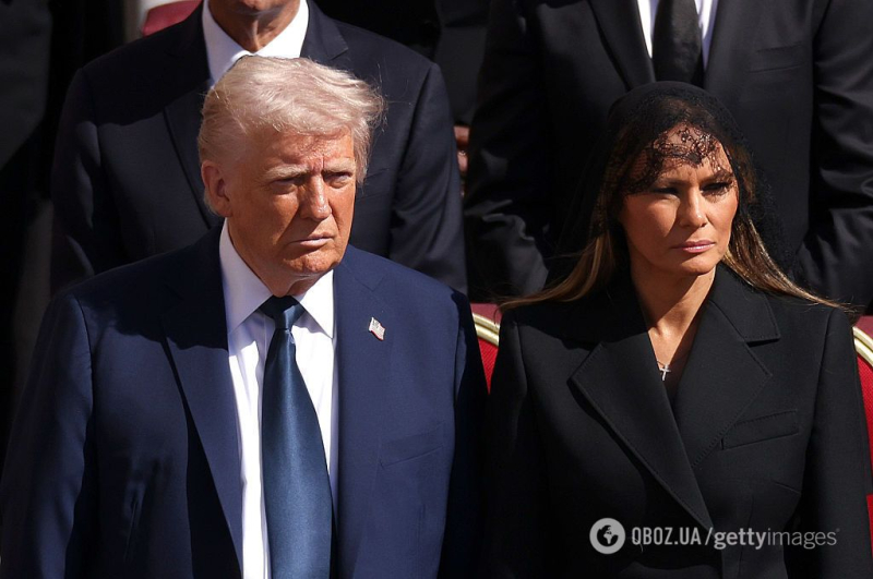 Идеальный дресс-код: в наряде Мелании Трамп на похоронах Папы Римского увидели "скрытое послание"