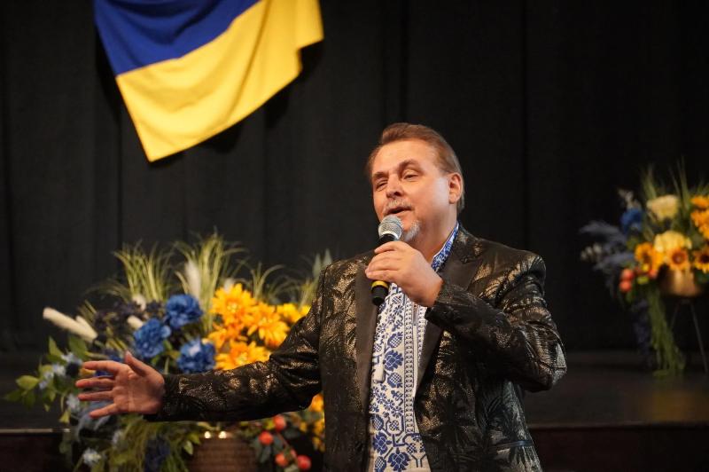 Передают на ВСУ сотни авто и тысячи долларов: народный артист Украины намекнул на ложь украинских звезд за границей