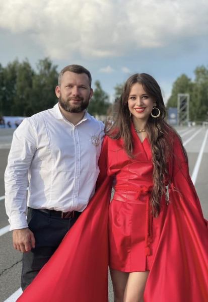 Экс-жена DZIDZIO впервые показала лицо своего мужа, от которого беременна первенцем: что о нем известно