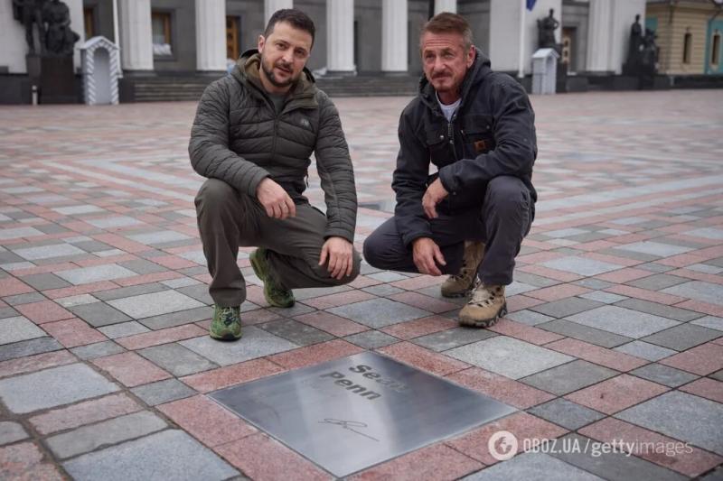 Голливудский актер Шон Пенн встретился с мамой погибшего пилота "Джуса". Фото