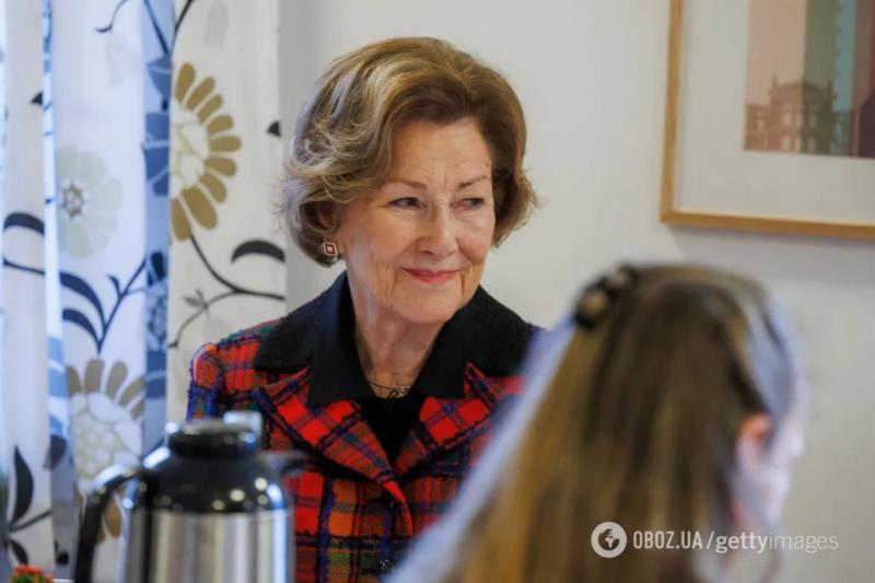 Королеву Норвегии вертолетом доставили в больницу на Пасху: во дворце назвали причину