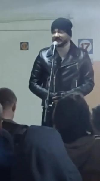 Филипп Киркоров попал в конфуз на первом концерте после скандальной "голой вечеринки": у путиниста загорелся костюм
