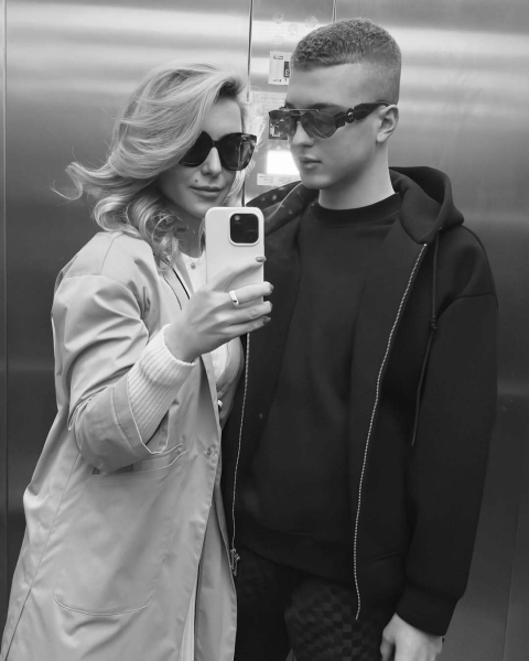 Сын Вячеслава Узелкова изменился до неузнаваемости: Марина Боржемская удивила видом Роберта в его 16-летие