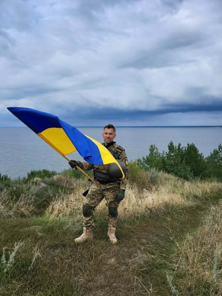 "Вдруг что, я там – на скамейке запасных": актер-воин Геннадий Попенко растрогал сеть постом о списании из армии и назвал причину