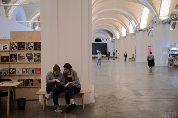 У Києві стартував "Книжковий Арсенал": як пройшов перший день фестивалю (фоторепортаж) У Києві стартував "Книжковий Арсенал": як пройшов перший день фестивалю (фоторепортаж)