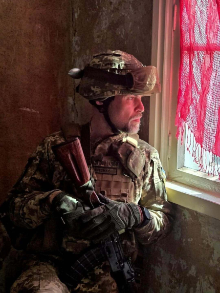 "Вдруг что, я там – на скамейке запасных": актер-воин Геннадий Попенко растрогал сеть постом о списании из армии и назвал причину