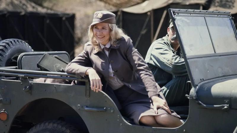 Звезда легендарного сериала "Мэш" Лоретта Суит умерла