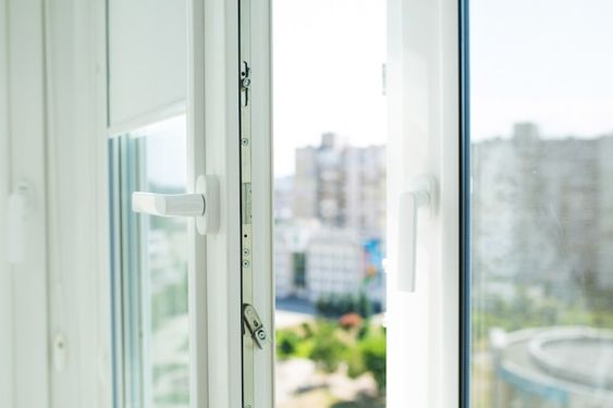 Шумозащитные пластиковые окна в Одессе: как выбрать окна для городской квартиры