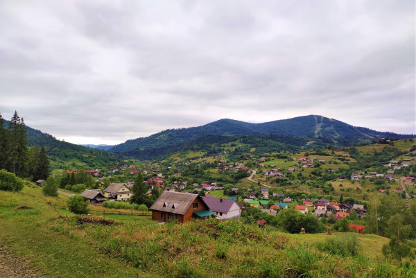 Літній релакс в Карпатах: небанальні місця для відпустки серед гір для усієї родини Літній релакс в Карпатах: небанальні місця для відпустки серед гір для усієї родини