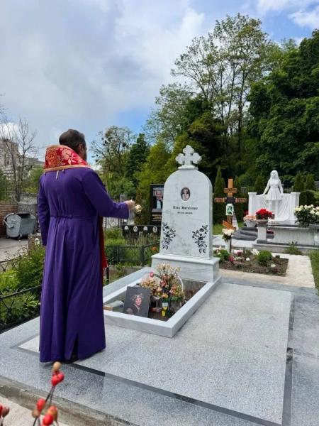 На могильном памятнике легендарной Нины Матвиенко заметили грубую ошибку: что с ним не так