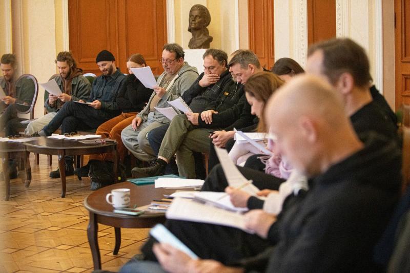 Любовь на краю, измена и шокирующие тайны. Театр Франко представил спектакль, на который билетов уже не достать до осени