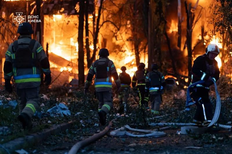 Ефросинина в метро, Мозговая и Дорофеева в подвале. Украинские звезды показали, как провели адскую ночь в Киеве 4 июля