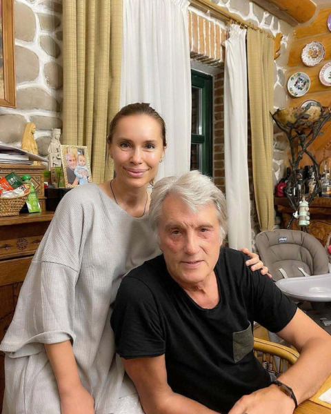 Как сейчас живет Виктор Ющенко, почему его внук вернулся в Киев из-за границы и чем занимается внучка, которая проиграла на "Голосе страны"