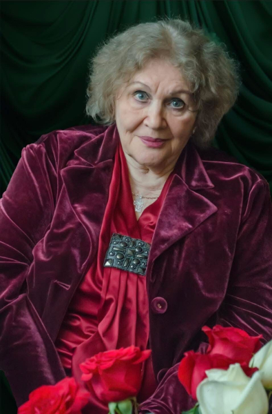 "Шел по Киеву как хозяин": 95-летняя Лина Костенко вспомнила, как смеялась над Путиным, когда шла позади него, и указала на важный нюанс