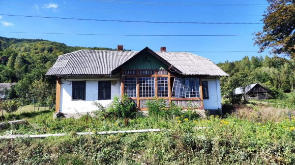 Майдан: колись процвітаюче село на Львівщині, нині ніби застигло у часі (фоторепортаж) Майдан: колись процвітаюче село на Львівщині, нині ніби застигло у часі (фоторепортаж)
