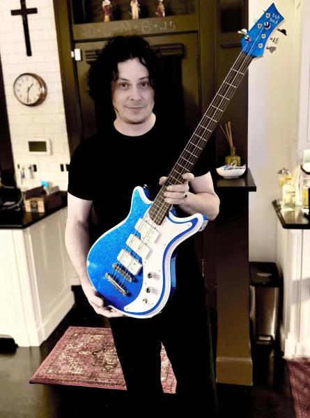 "Вульгарная гримерка": лидер культовых The White Stripes разнес Трампа за "отвратительный" дизайн Белого дома и отдал должное Зеленскому