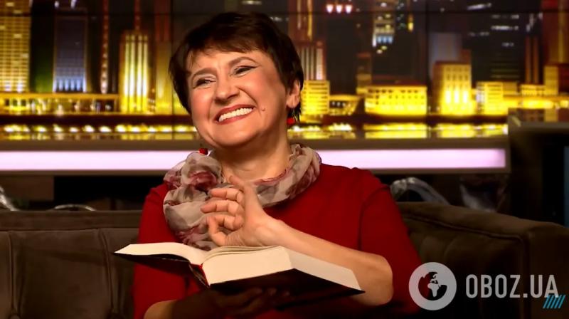 Оксана Забужко появилась на публике с новой прической: как менялась писательница за последние четыре года. Фото