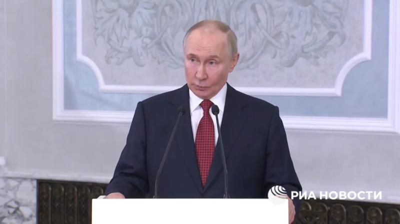 Пропаганда вышла на новый уровень: Путин запретил россиянам смотреть фильмы с "намеком" на ЛГБТ